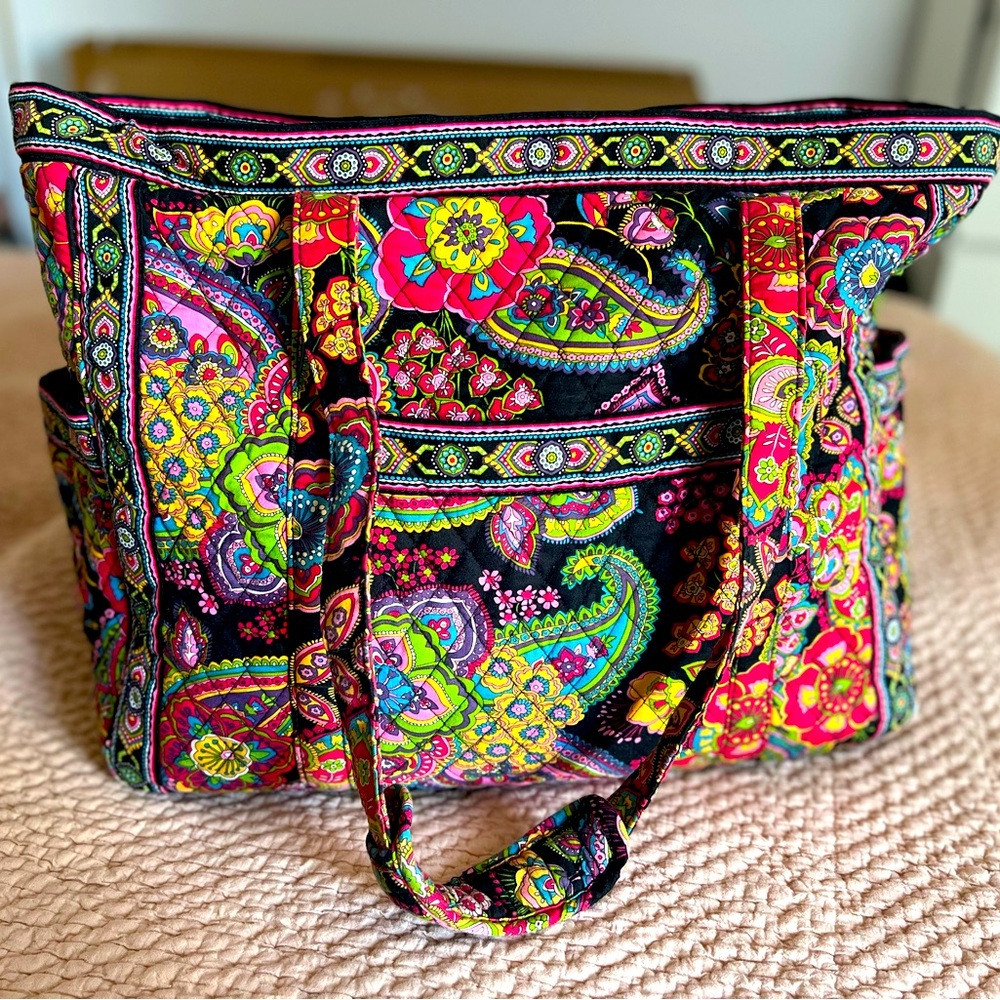 Vera Bradley Oversized Weekender Duffle with Zip Top & Pockets | Retired Print